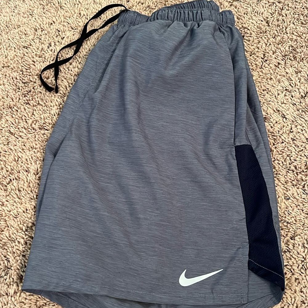 Nike Challenger Running shorts 7”